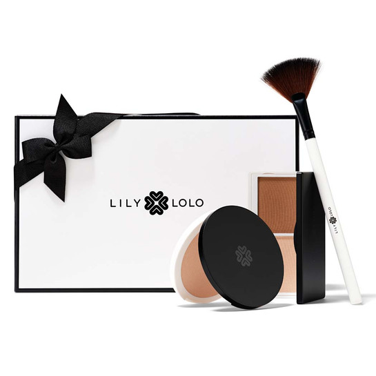 Coffrets maquillage, le parfait cadeau beauté bio, pour le teint ou le regard.